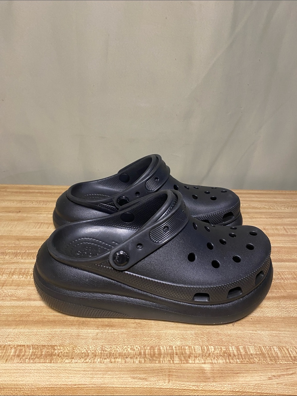 CROCS Classic Crush Clogs Black Mens and Women’s unisex Slip On WMNS 8 / Mens 6